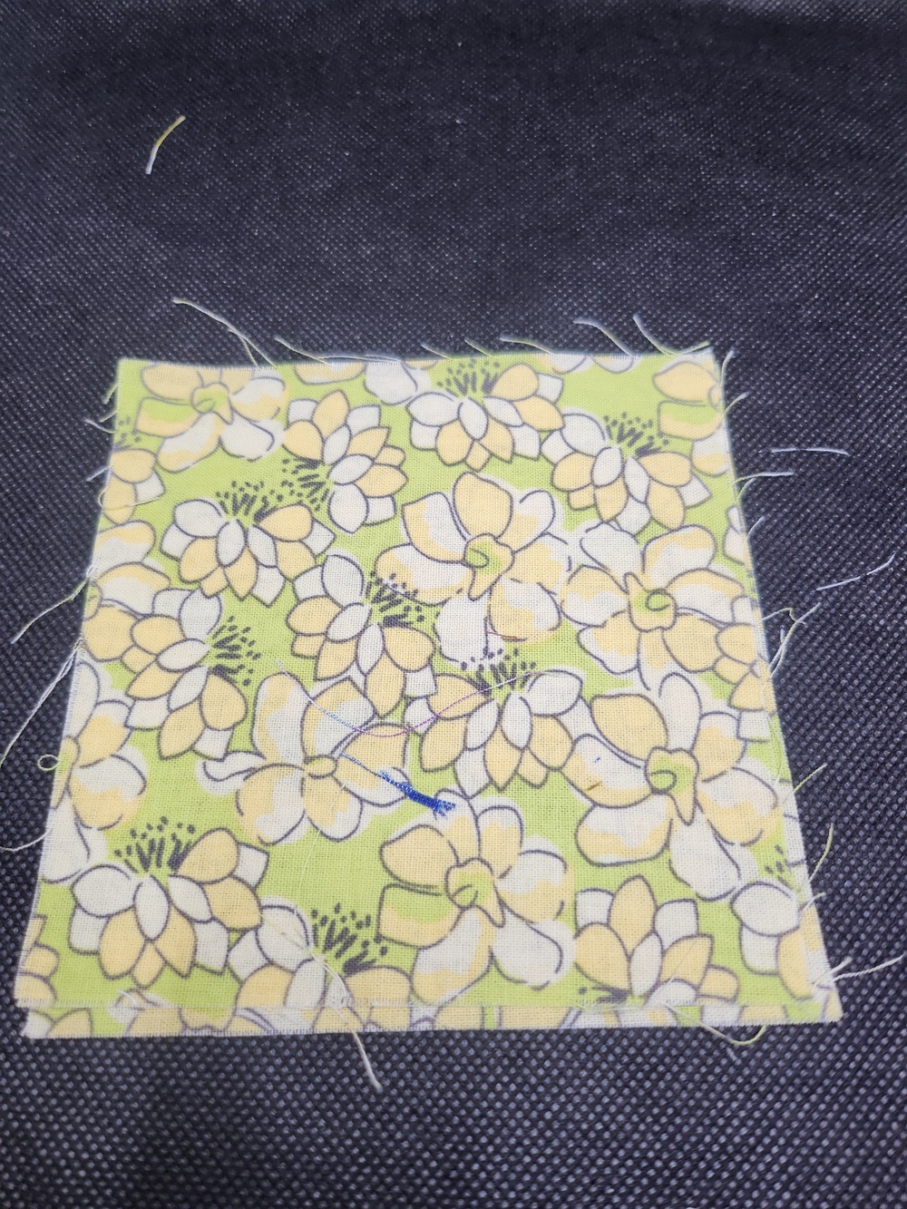 Unbranded Lime Green Floral Cotton Fabric Swatch - Bright Daisy Print